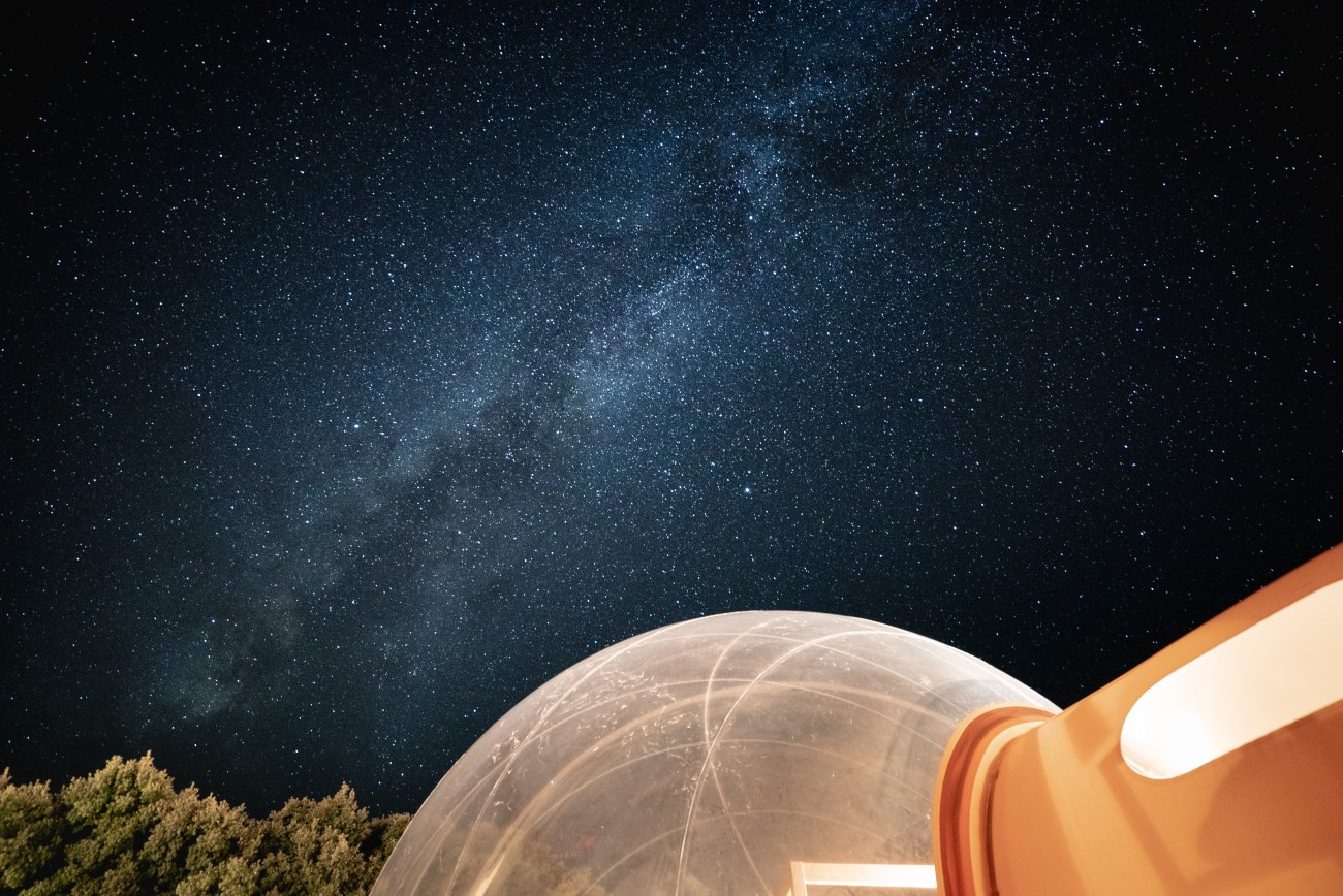 Una noche especial y romántica en un hotel burbuja estas fiestas navideñas