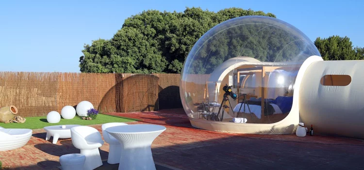 Verano en un hotel burbuja: sorprende a tu pareja con una escapada mágica