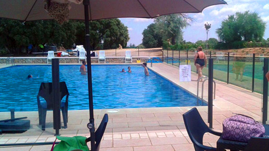 PISCINA AL AIRE LIBRE